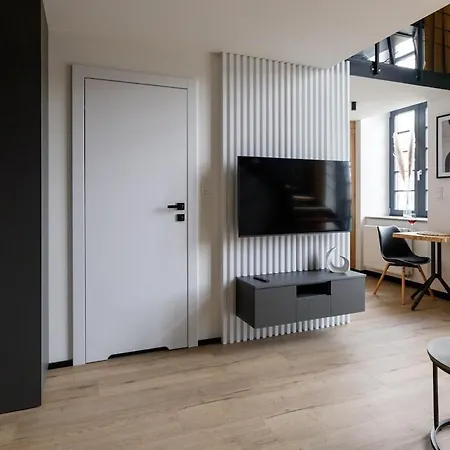 Апартаменти Close-golden - Stylish Loft - Great Location &jana Pawla33