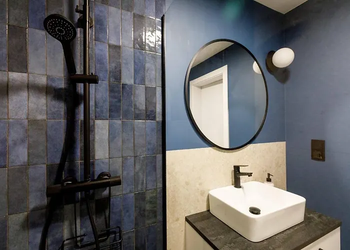 Close-golden - Stylish Loft - Great Location &jana Pawla33 *