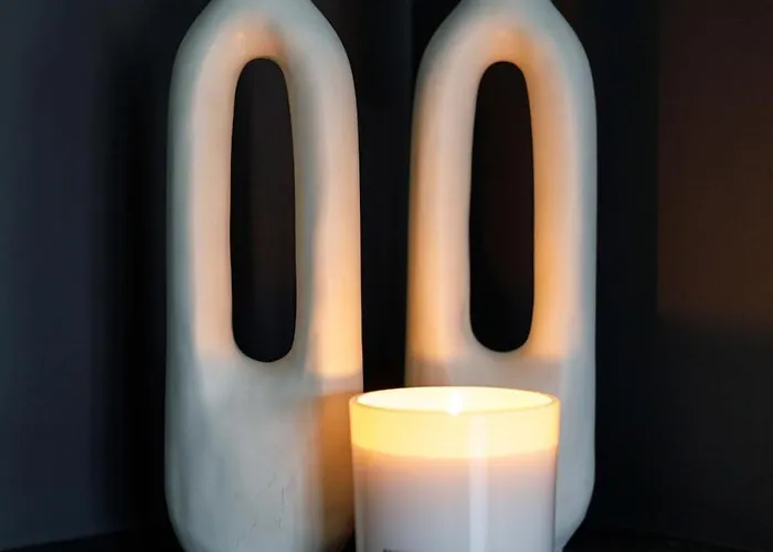 Apartment Close-golden - Stylish Loft - Great Location &jana Pawla33